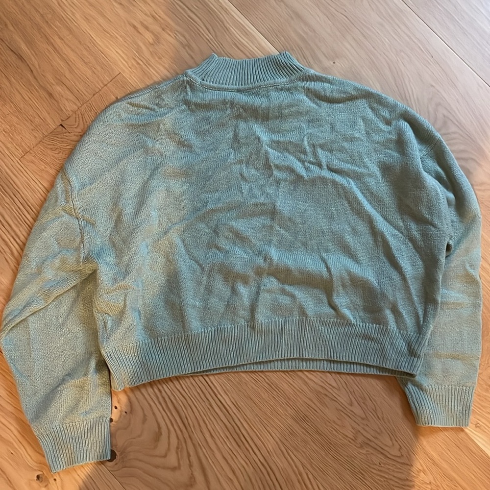 H&M Sweater - Picture 2 of 3